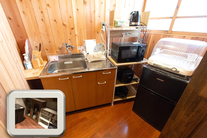 簡易キッチンと食器棚